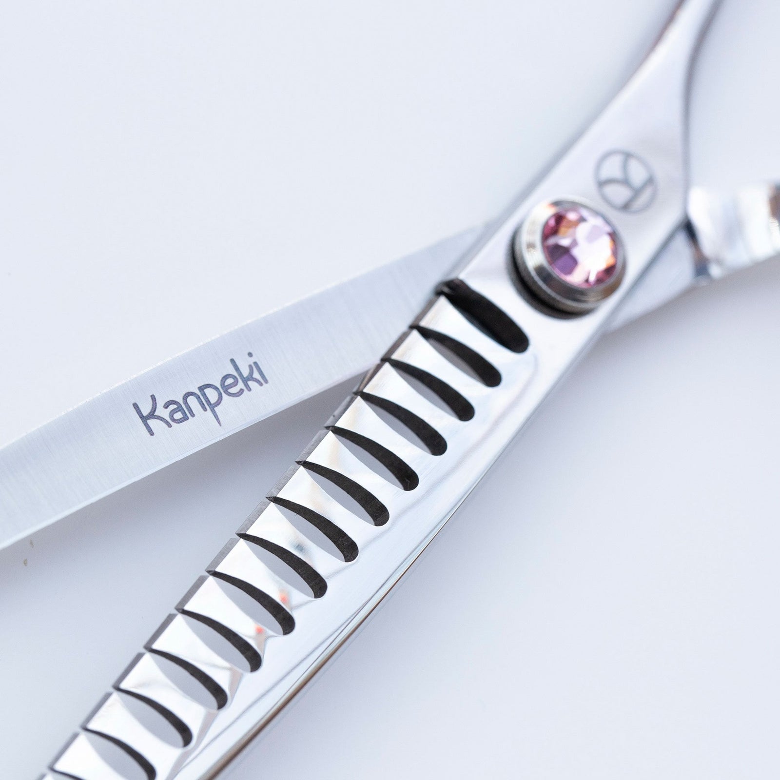 Kanpeki Curved Pink 6.5" 18T Chunker Scissors
