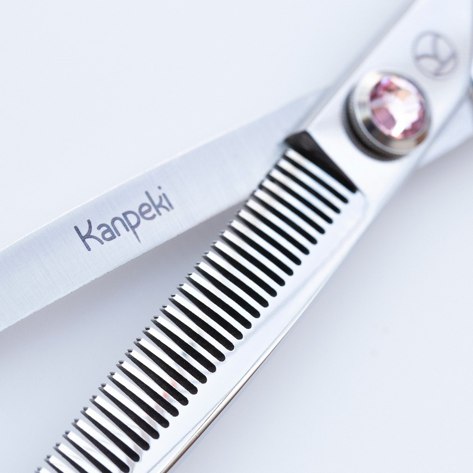 Kanpeki Curved Pink 6.5" 45T Thinning Scissors